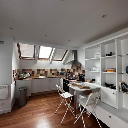 Studio Flat In The Heart Of Hampstead, Лондон Екстериор снимка